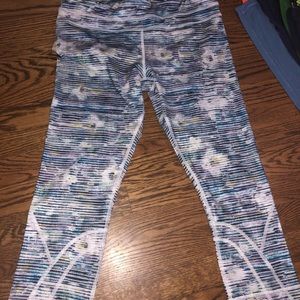 Lulu inspire crops. Blurry belle